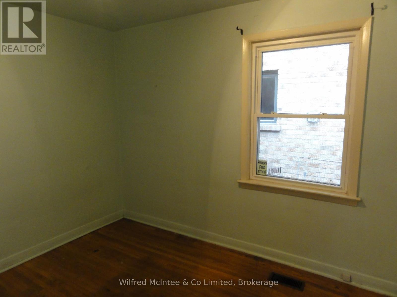 69 Haliburton Avenue, Toronto, Ontario  M9B 4Y6 - Photo 14 - W12950862