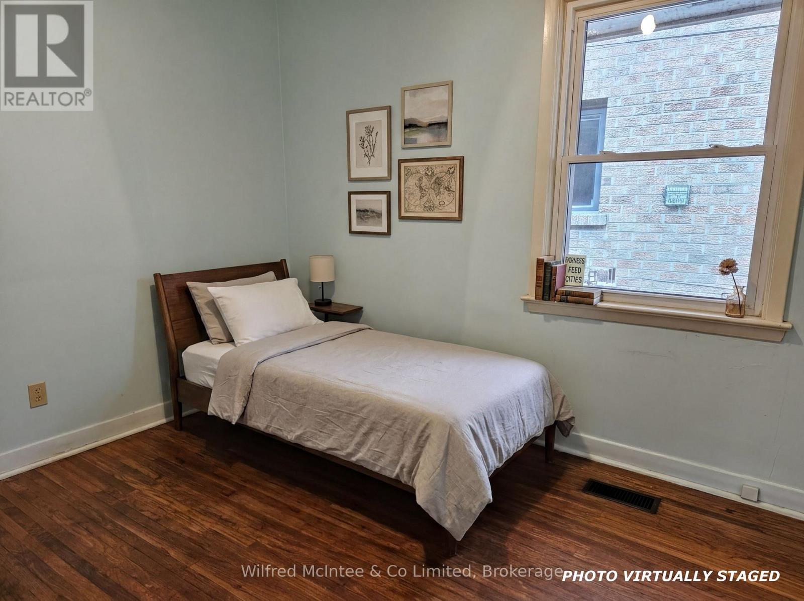 69 Haliburton Avenue, Toronto, Ontario  M9B 4Y6 - Photo 15 - W12950862