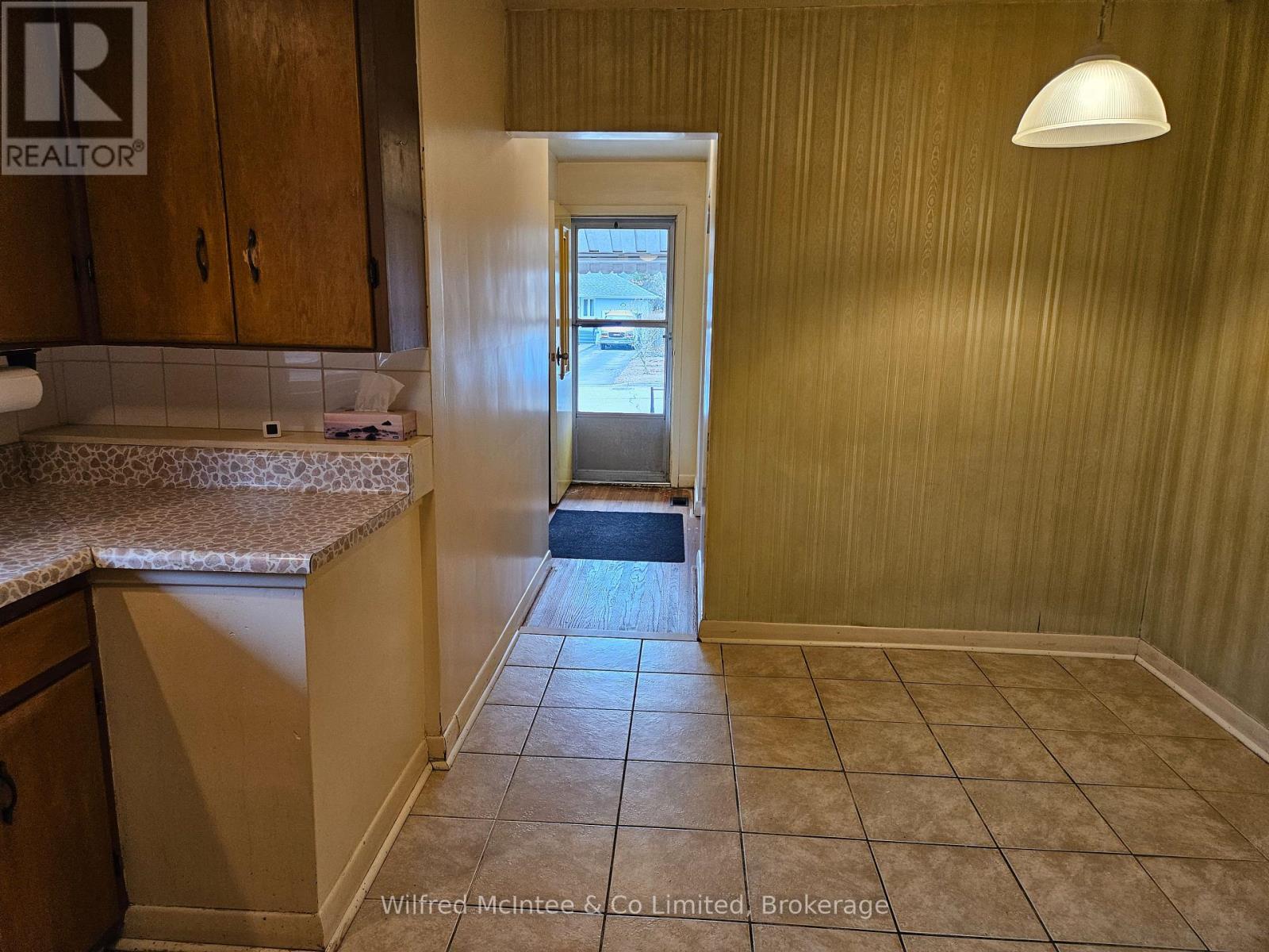 69 Haliburton Avenue, Toronto, Ontario  M9B 4Y6 - Photo 2 - W12950862