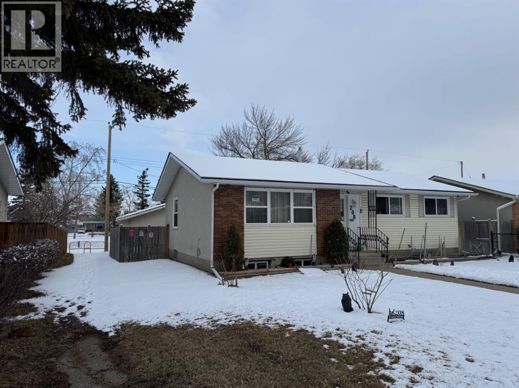 208 Forest Road SE, Calgary, Alberta  T2A 5B7 - Photo 2 - A2297811