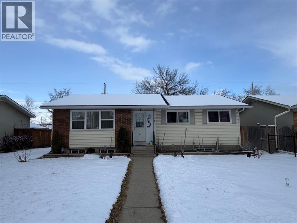 208 Forest Road SE, Calgary, Alberta  T2A 5B7 - Photo 1 - A2297811