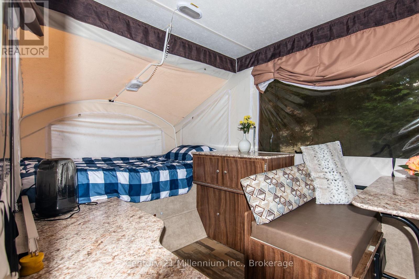 2 Hamilton Place, South Bruce Peninsula, Ontario  N0H 2G0 - Photo 48 - X12950714