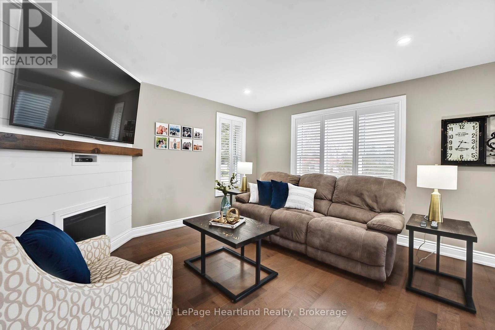 20 Crawford Street, North Huron, Ontario  N0G 2W0 - Photo 12 - X12950760