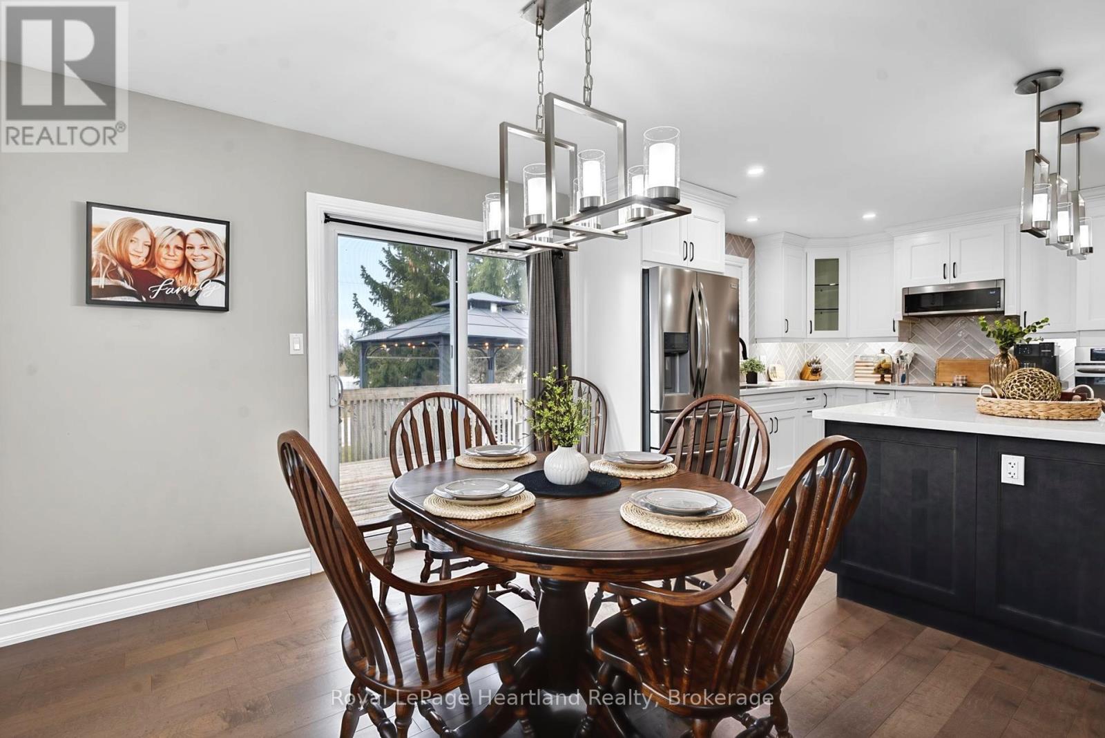 20 Crawford Street, North Huron, Ontario  N0G 2W0 - Photo 15 - X12950760