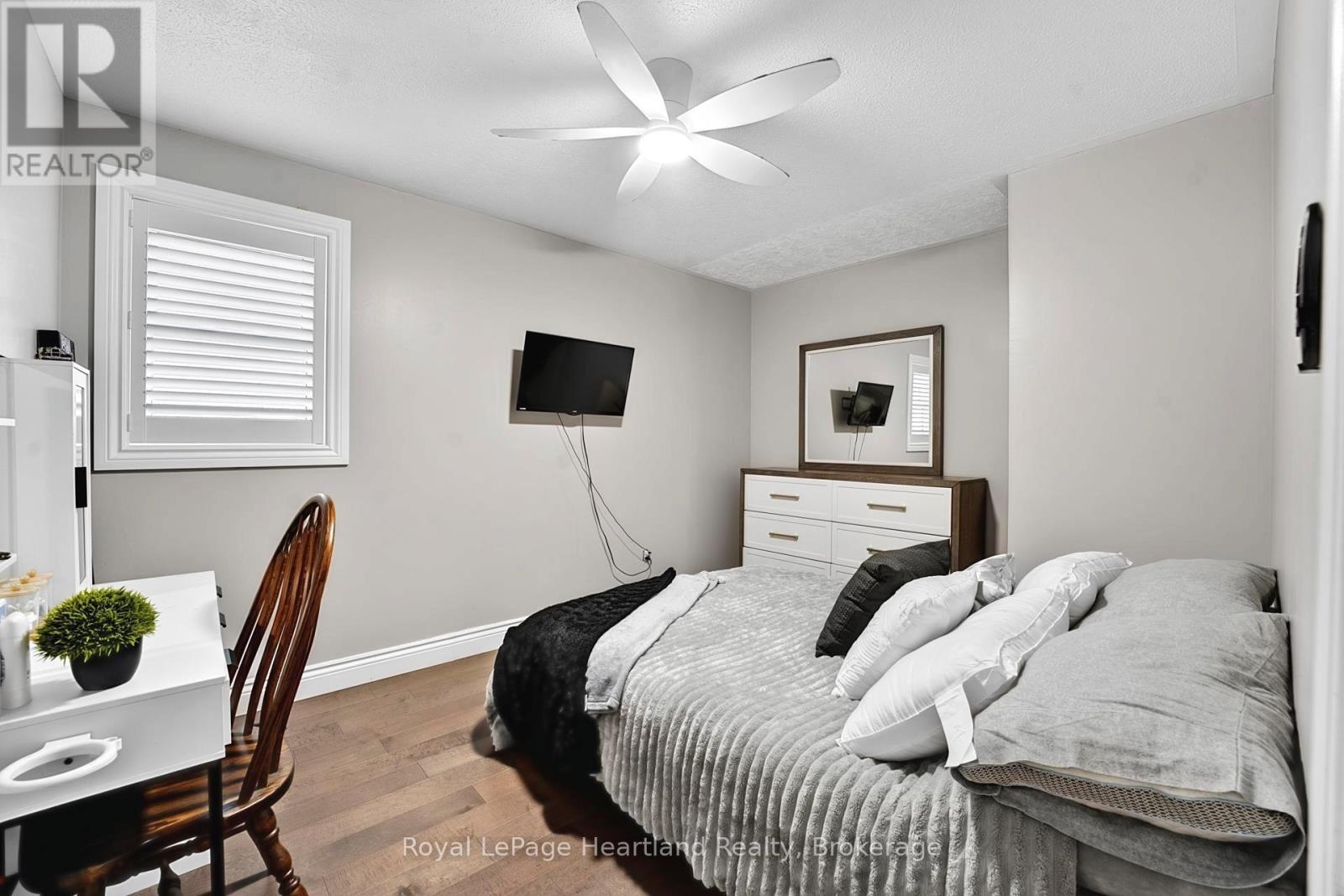 20 Crawford Street, North Huron, Ontario  N0G 2W0 - Photo 17 - X12950760