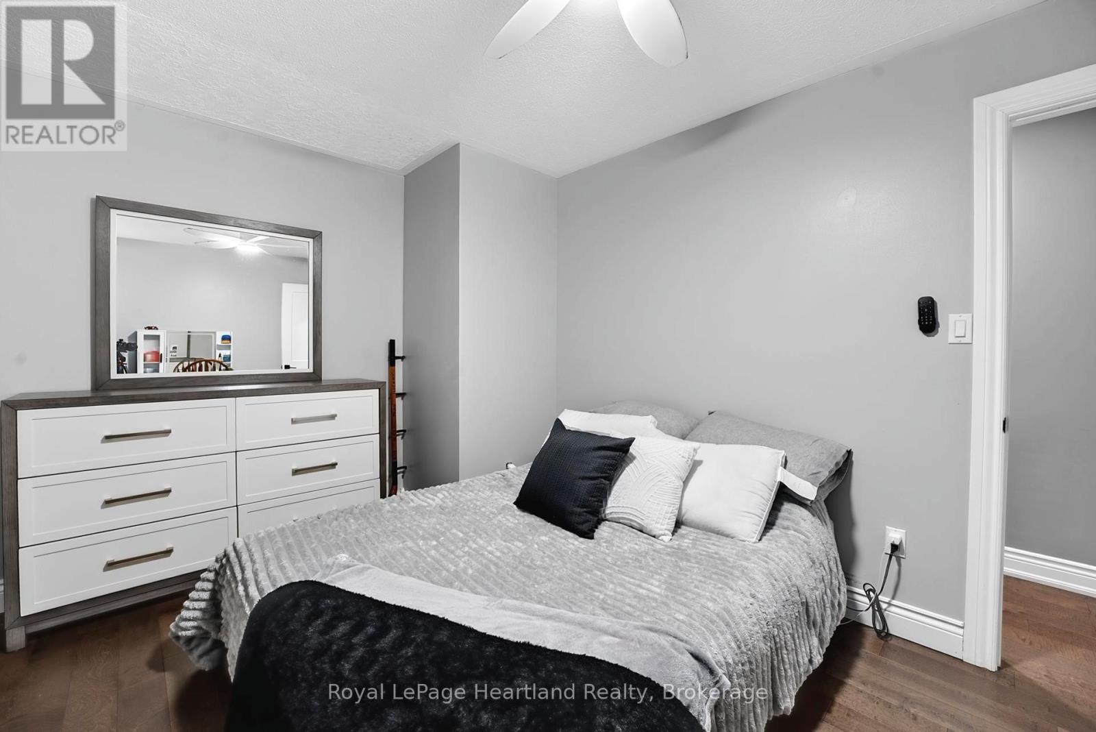 20 Crawford Street, North Huron, Ontario  N0G 2W0 - Photo 18 - X12950760