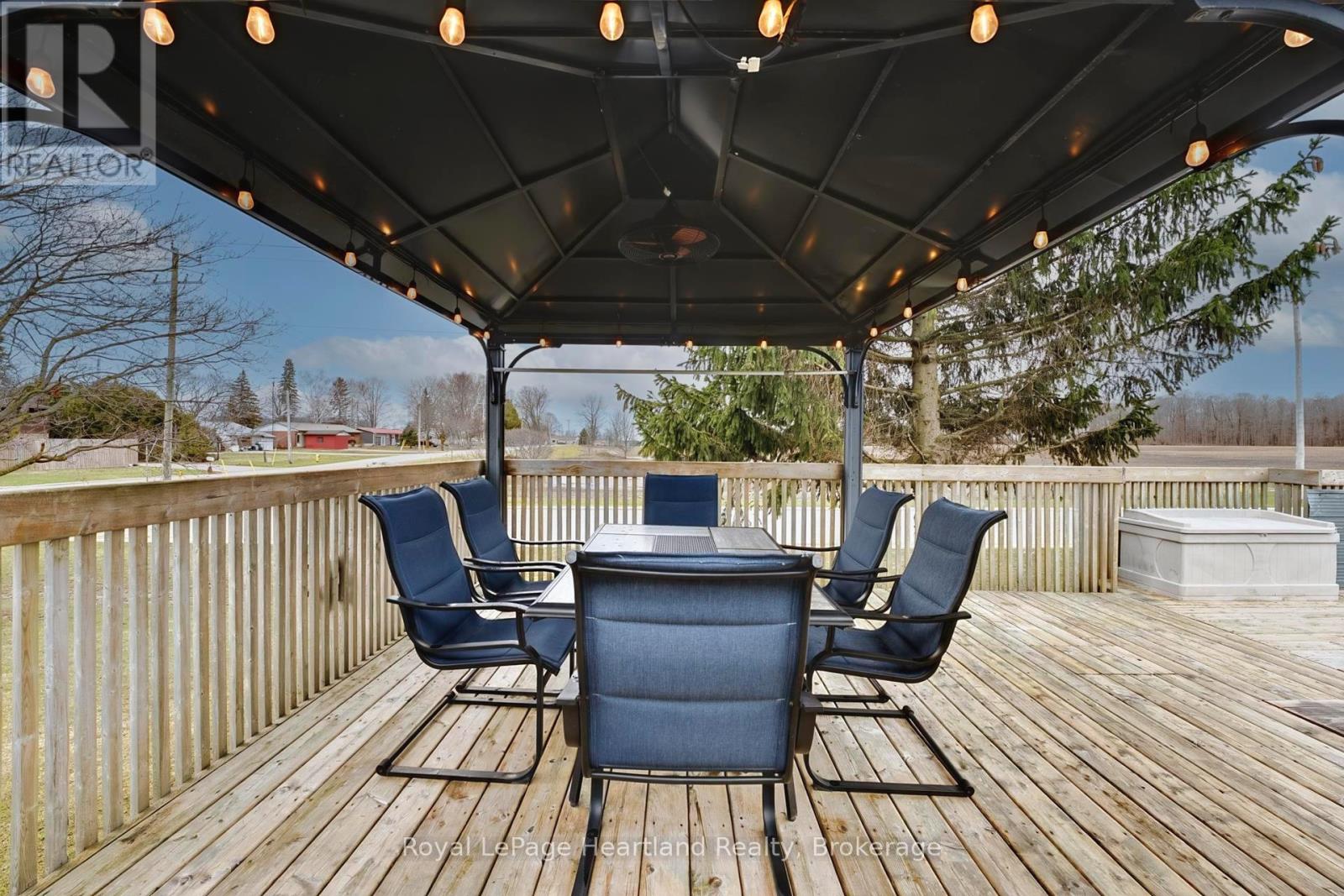 20 Crawford Street, North Huron, Ontario  N0G 2W0 - Photo 28 - X12950760