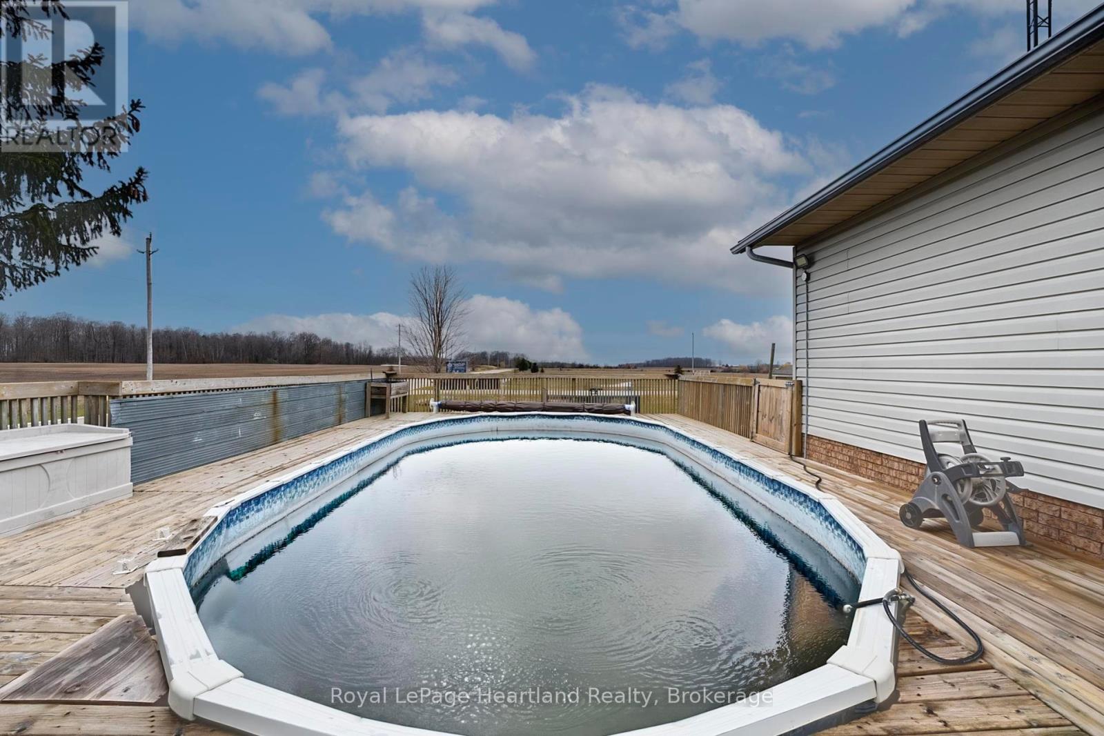 20 Crawford Street, North Huron, Ontario  N0G 2W0 - Photo 29 - X12950760