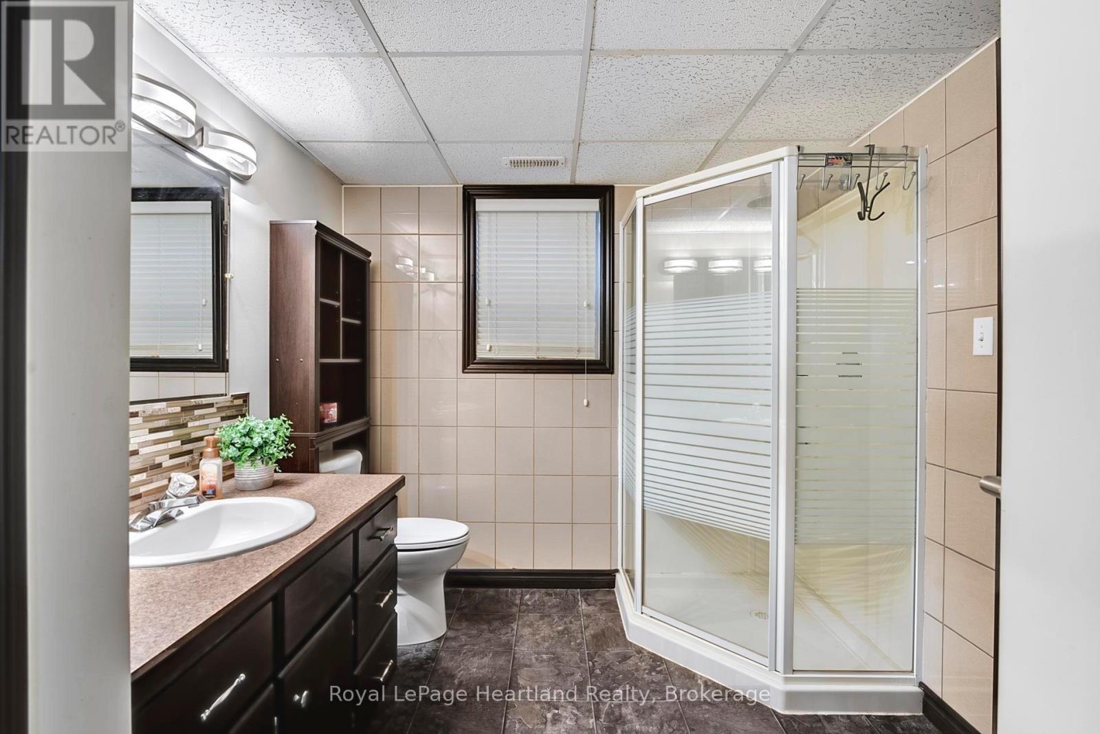 20 Crawford Street, North Huron, Ontario  N0G 2W0 - Photo 32 - X12950760