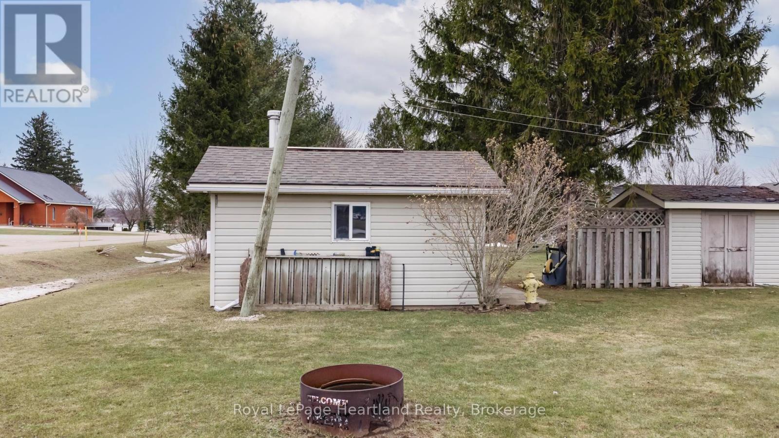 20 Crawford Street, North Huron, Ontario  N0G 2W0 - Photo 40 - X12950760