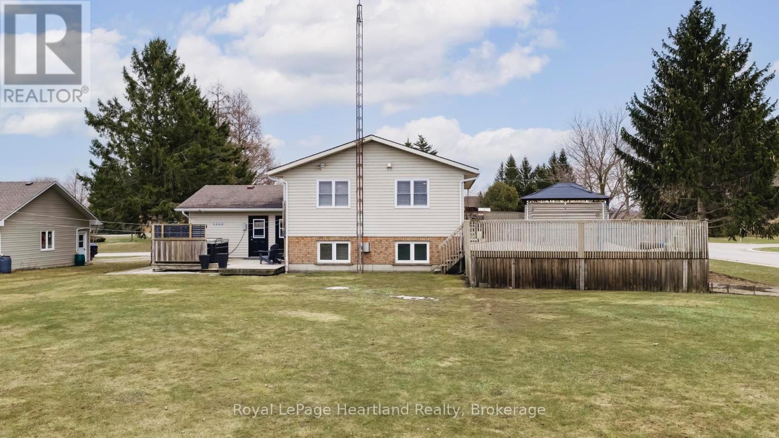20 Crawford Street, North Huron, Ontario  N0G 2W0 - Photo 41 - X12950760
