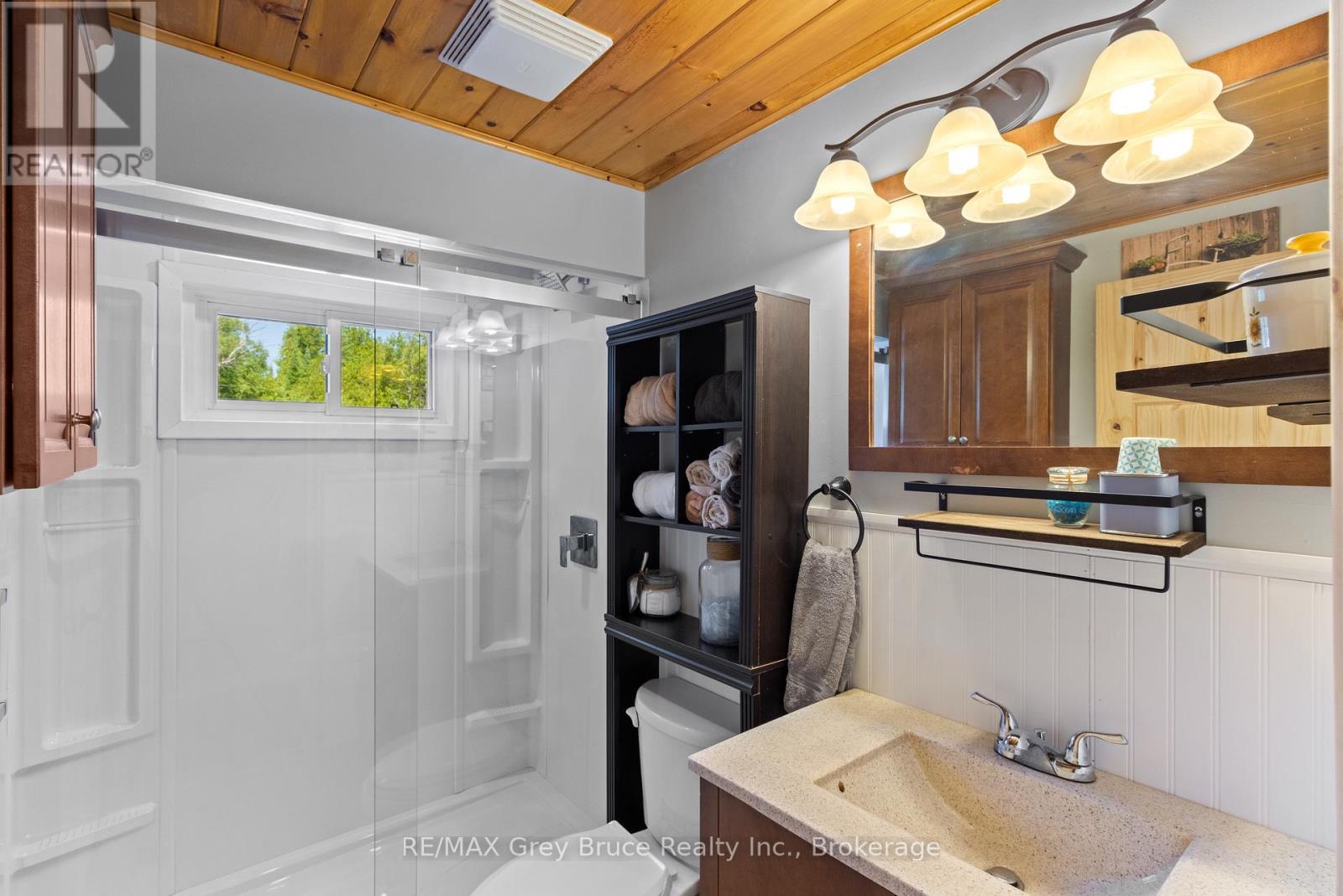 40 Aberdeen Avenue, Northern Bruce Peninsula, Ontario  N0H 2T0 - Photo 20 - X12950796