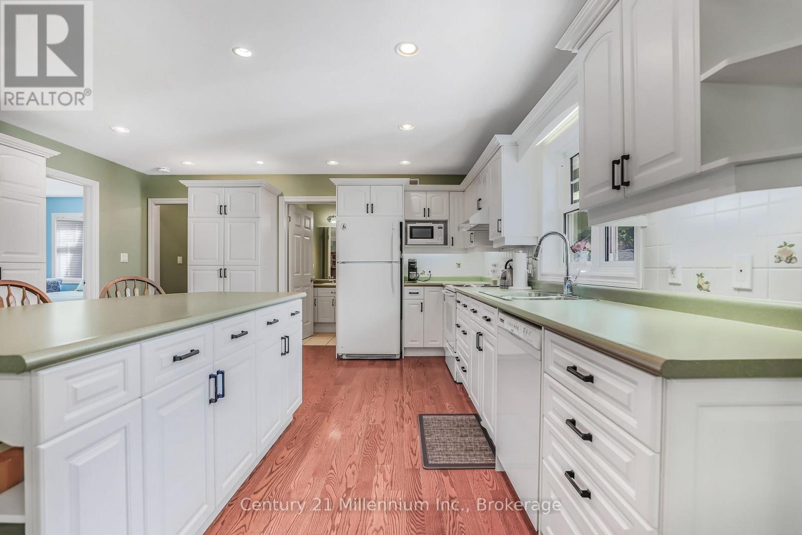 171 Island Street, Saugeen Shores, Ontario  N0H 2L0 - Photo 17 - X12950848