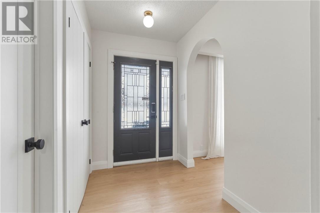 3182 Leo Avenue, Val Caron, Ontario  P3N 1B7 - Photo 3 - 2126978