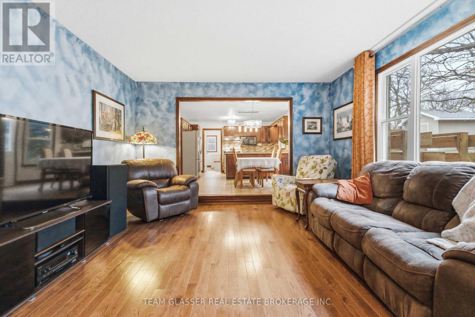 86 Blackburn Crescent, Middlesex Centre, Ontario  N0L 1R0 - Photo 11 - X12910358