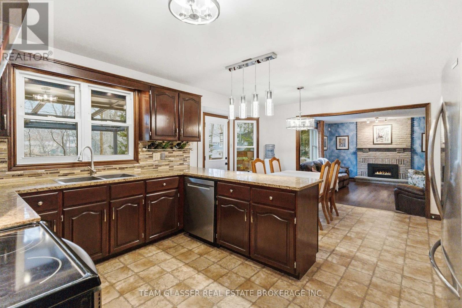 86 Blackburn Crescent, Middlesex Centre, Ontario  N0L 1R0 - Photo 14 - X12910358