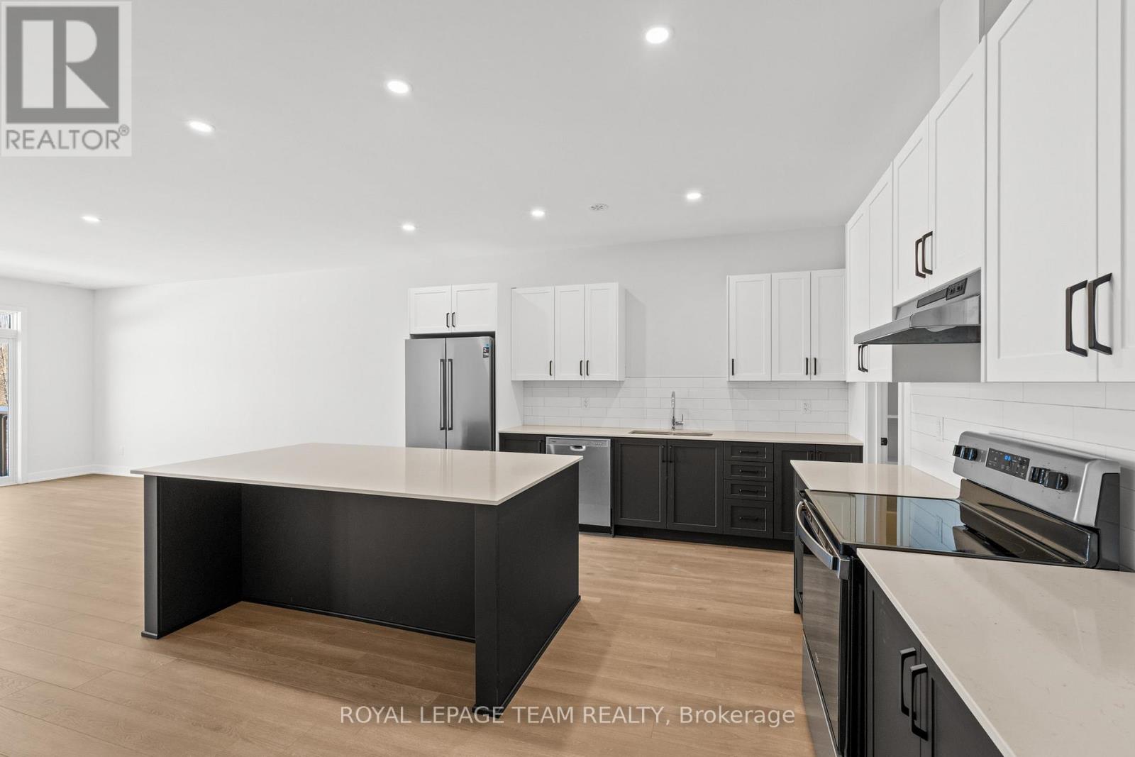 2 - 1098 Moore Street, Brockville, Ontario  K6V 7N1 - Photo 8 - X12835016