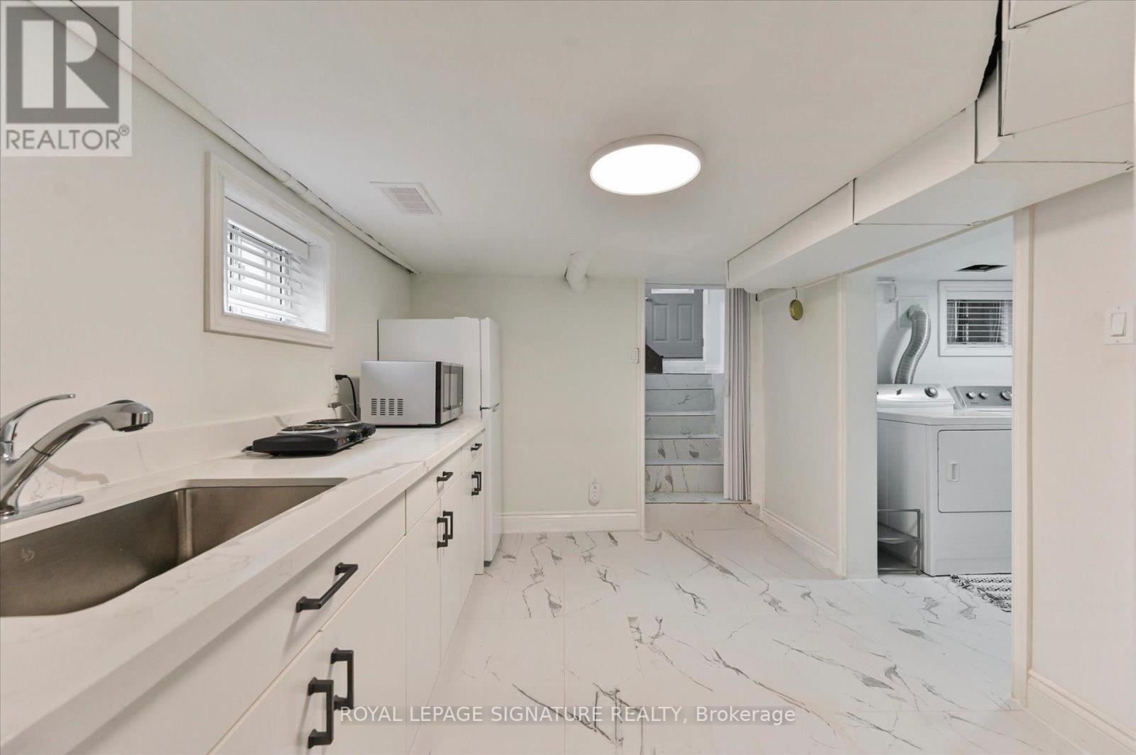 94 Meighen Avenue, Toronto, Ontario  M4B 2H7 - Photo 29 - E12867244