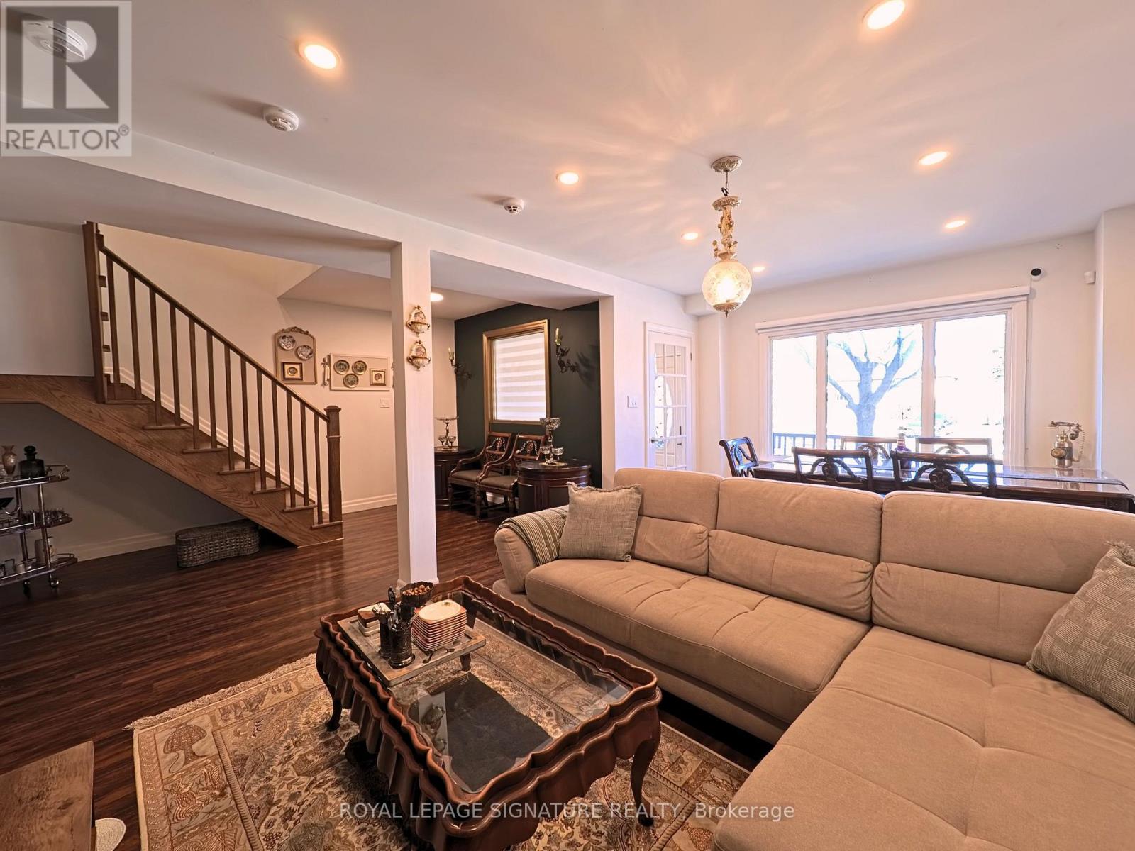 94 Meighen Avenue, Toronto, Ontario  M4B 2H7 - Photo 5 - E12867244