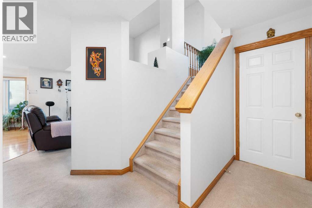 43 Edgebrook Cove NW, Calgary, Alberta  T3A 5N5 - Photo 13 - A2294439