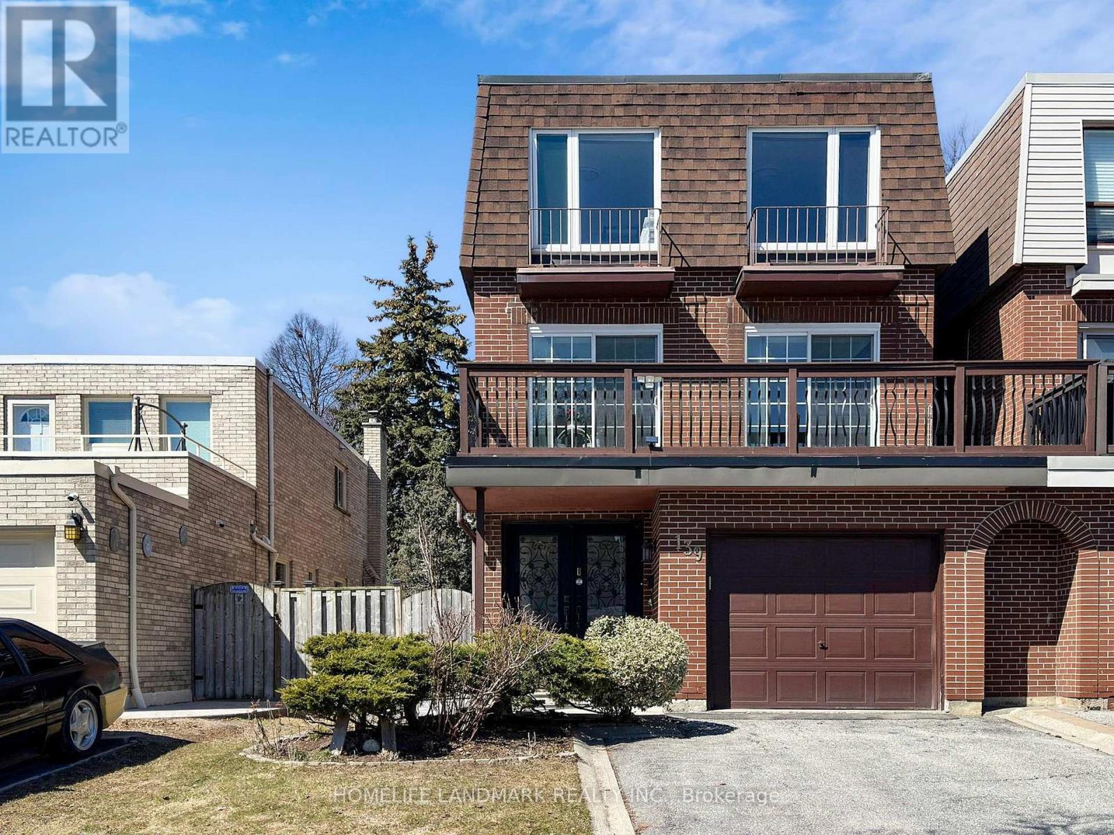 139 CHIPWOOD CRESCENT, Toronto, Ontario