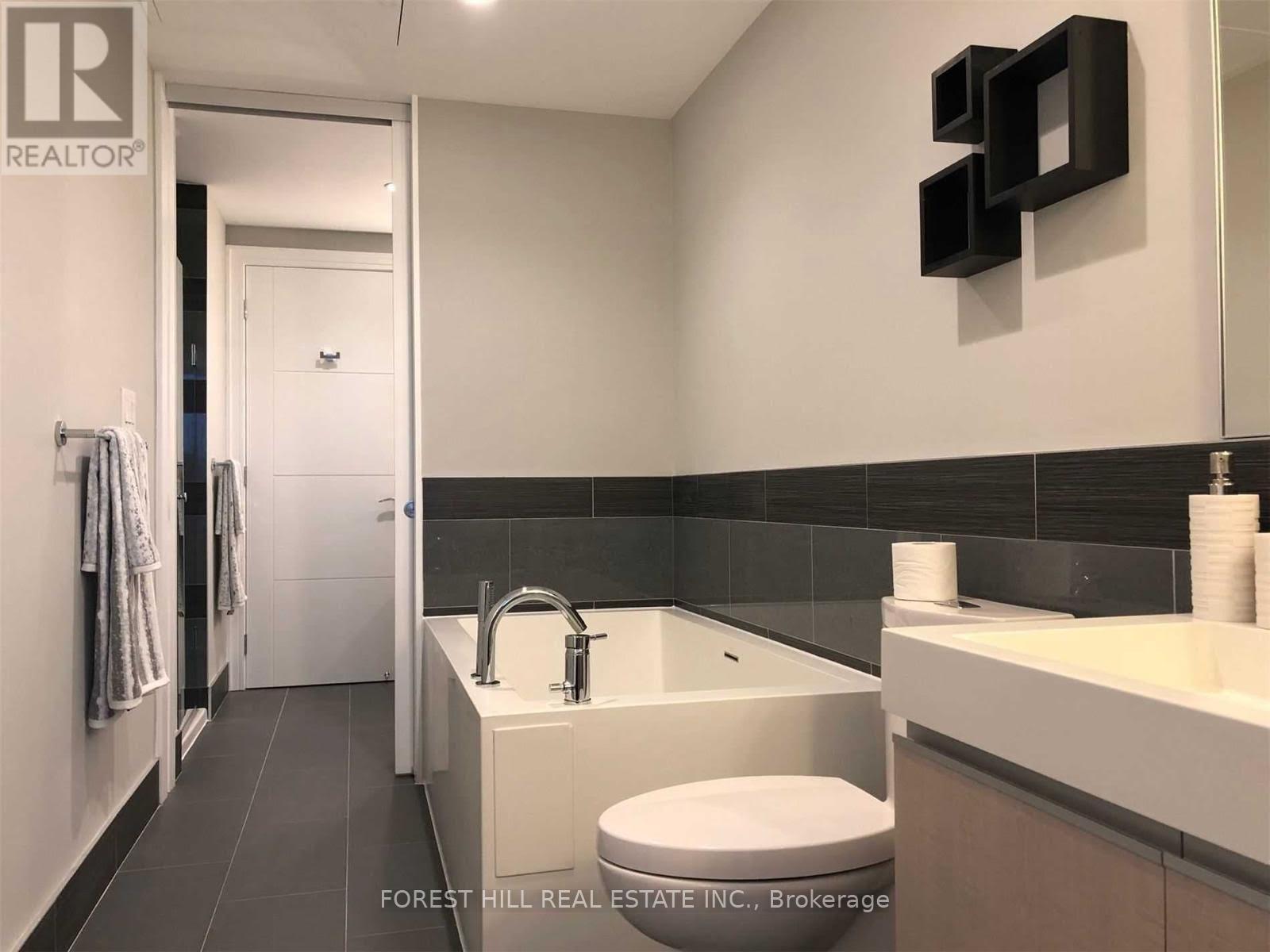 1702 - 390 Cherry Street, Toronto, Ontario  M5A 3L1 - Photo 8 - C12950840