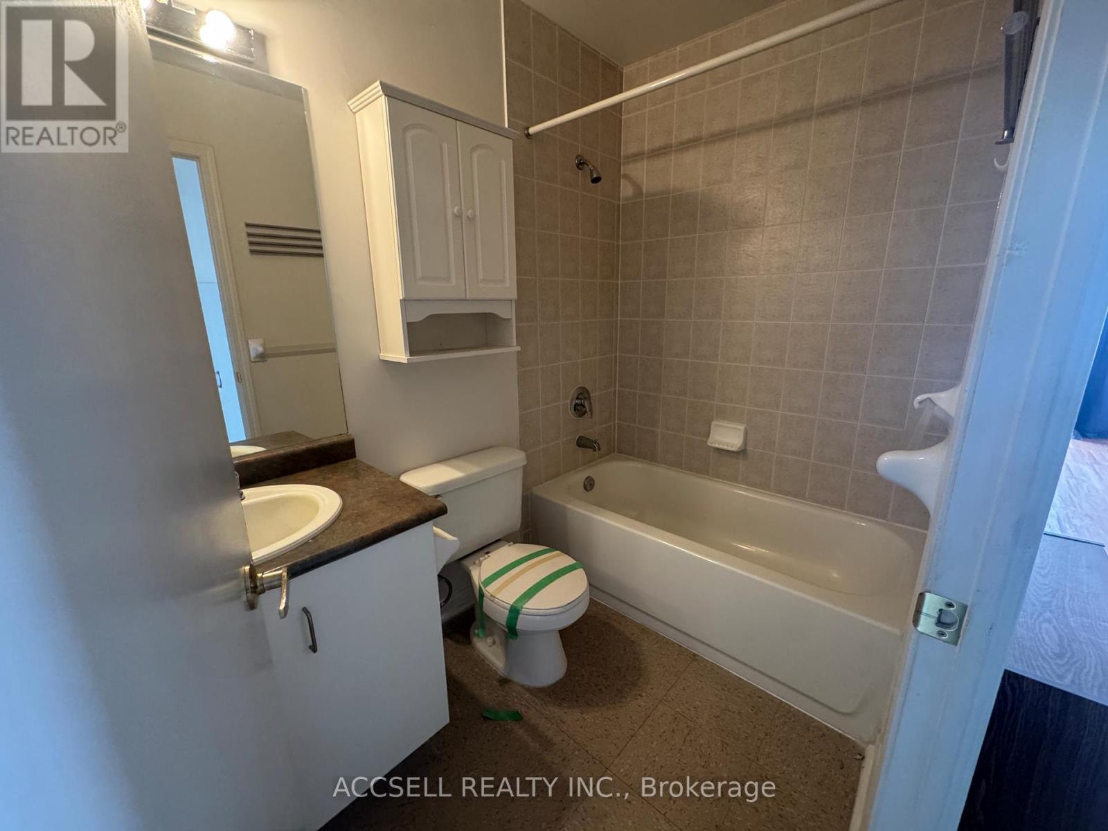 1008 - 650 Lawrence Avenue W, Toronto, Ontario  M6A 3E8 - Photo 4 - C12950852