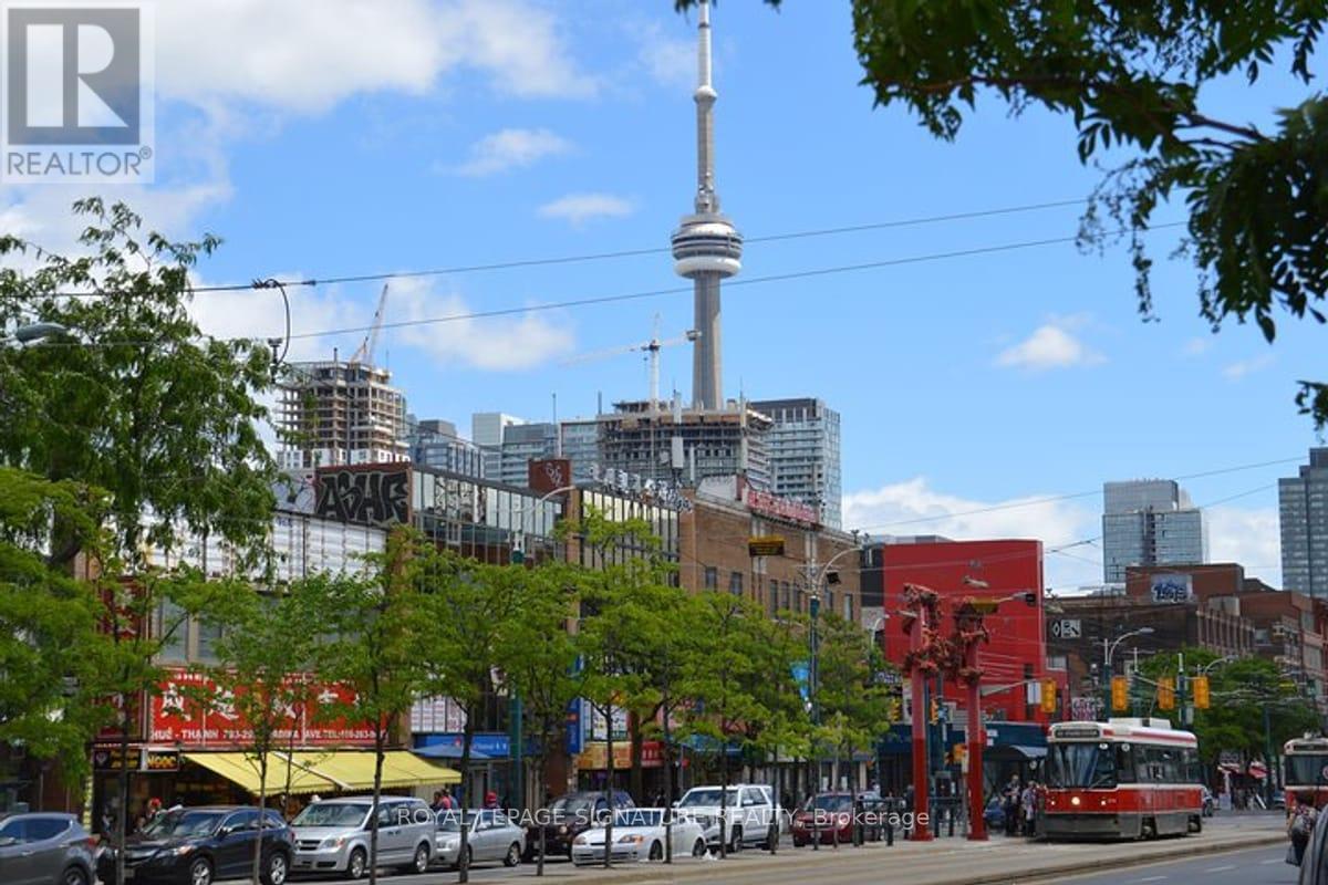 2 Glen Baillie Place N, Toronto, Ontario  M5T 1J5 - Photo 8 - C12950864