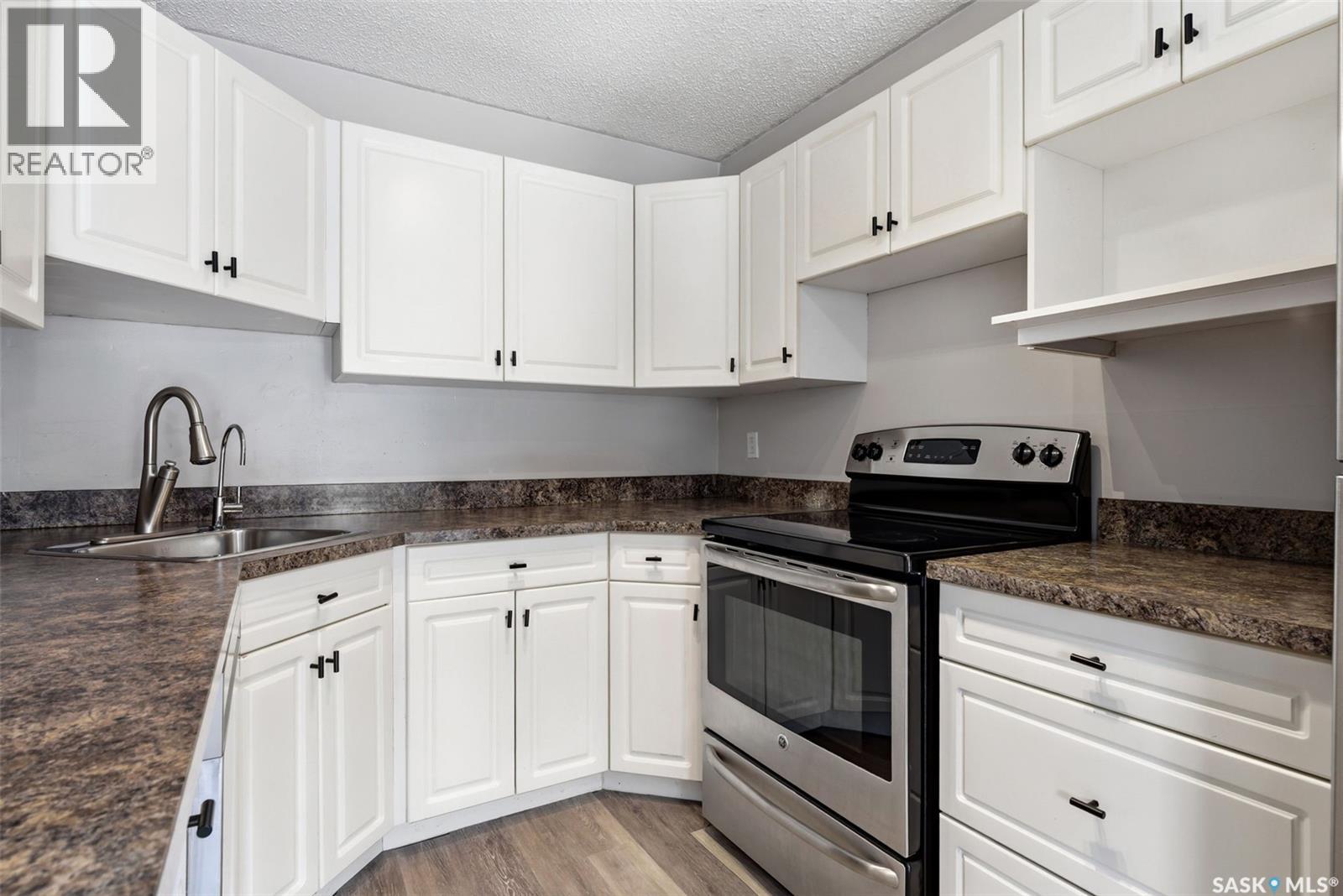 1130 12th Avenue N, Regina, Saskatchewan  S4R 7W7 - Photo 10 - SK031906