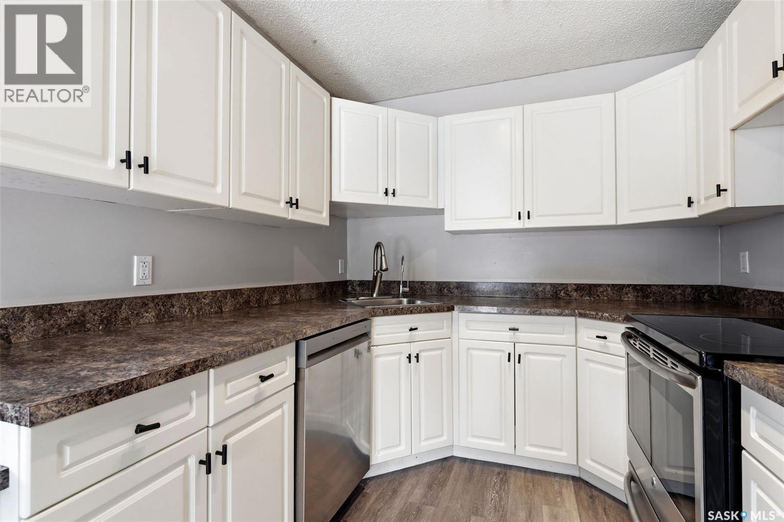 1130 12th Avenue N, Regina, Saskatchewan  S4R 7W7 - Photo 11 - SK031906