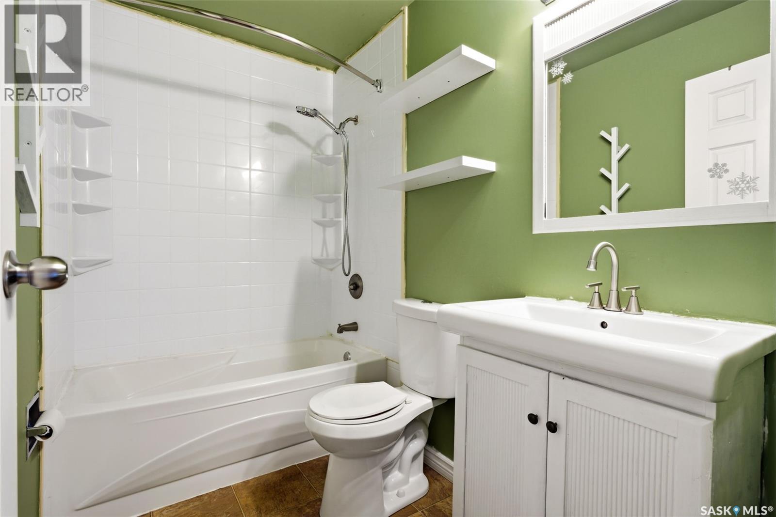 1130 12th Avenue N, Regina, Saskatchewan  S4R 7W7 - Photo 17 - SK031906