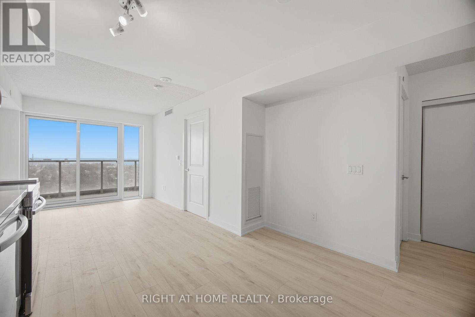 2307 - 1010 Sandy Beach Road, Pickering, Ontario  L1W 0C7 - Photo 10 - E12950748