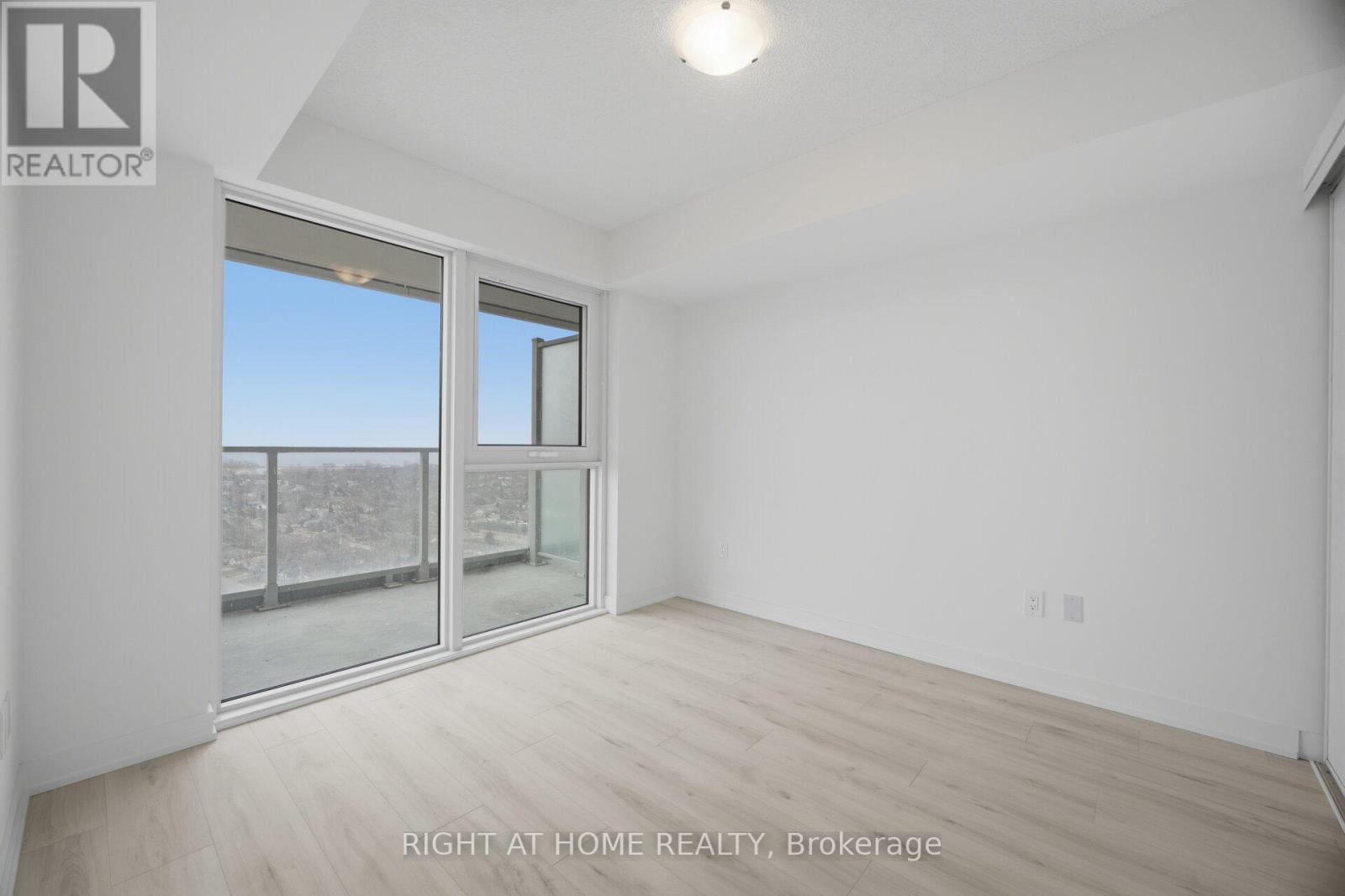 2307 - 1010 Sandy Beach Road, Pickering, Ontario  L1W 0C7 - Photo 5 - E12950748