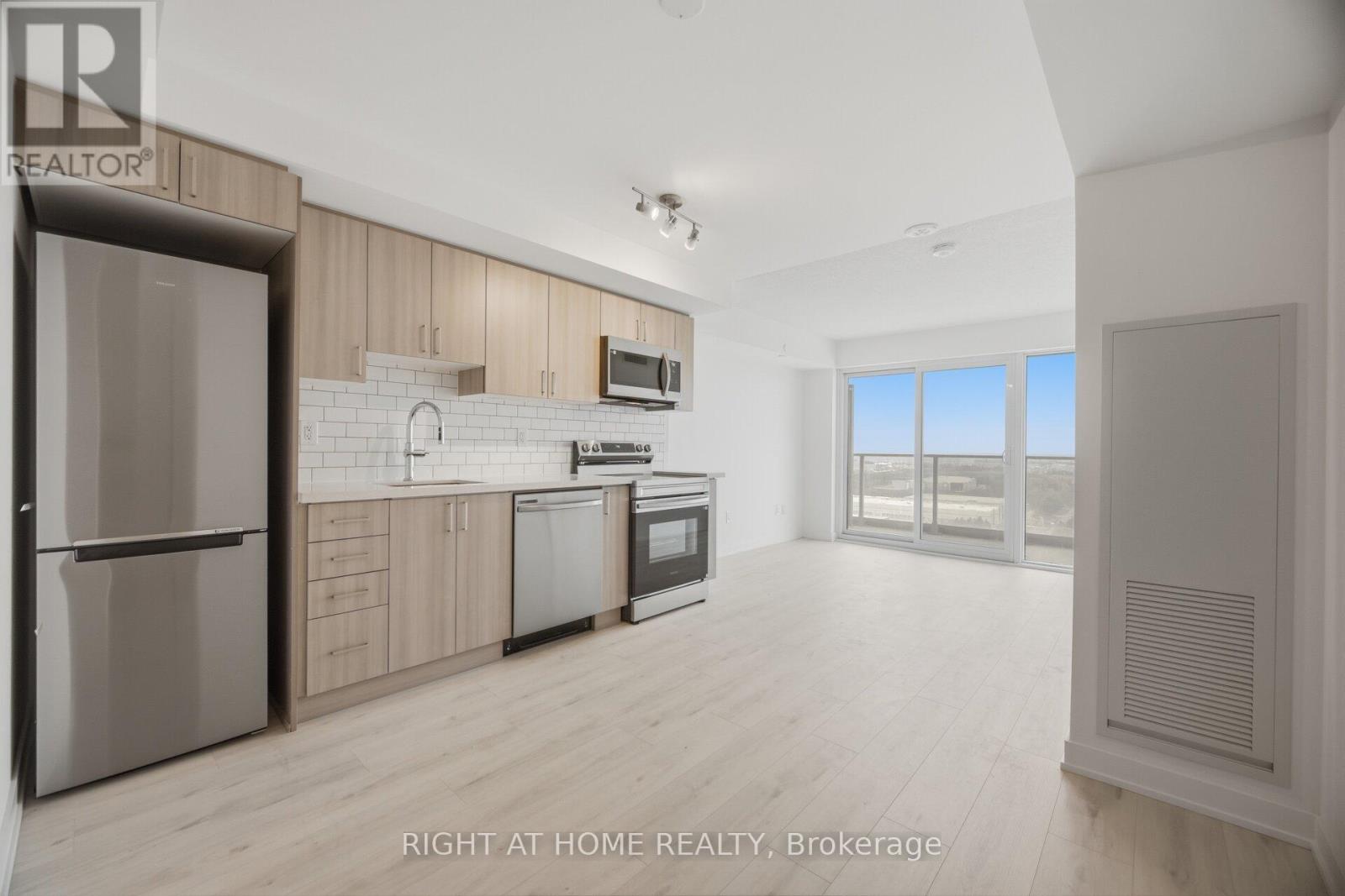 2307 - 1010 Sandy Beach Road, Pickering, Ontario  L1W 0C7 - Photo 8 - E12950748