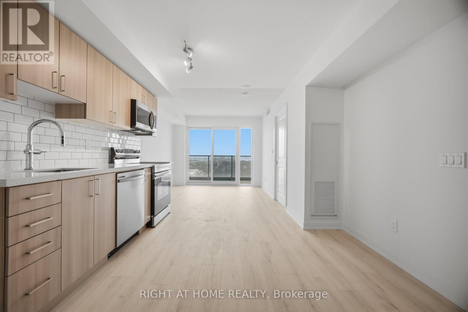 2307 - 1010 Sandy Beach Road, Pickering, Ontario  L1W 0C7 - Photo 9 - E12950748