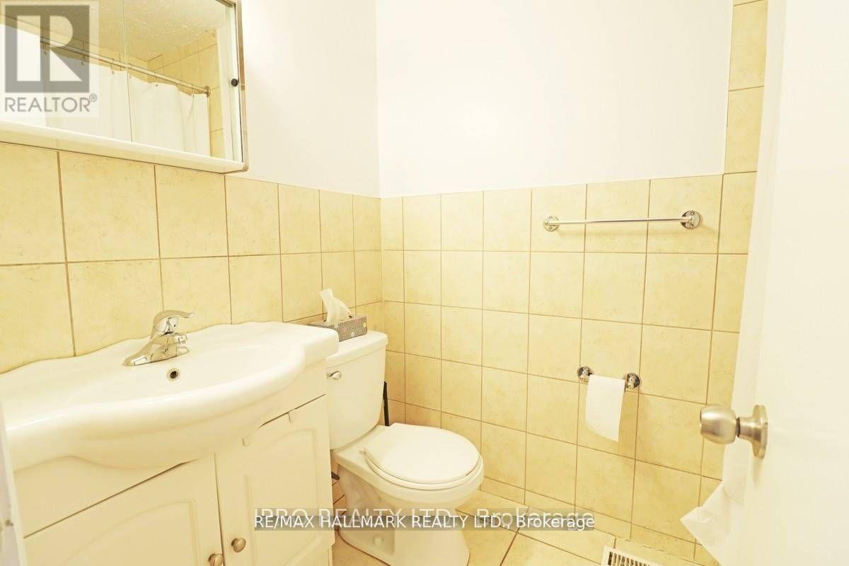 1237e Woodbine Avenue, Toronto, Ontario  M4C 4E5 - Photo 13 - E12950794