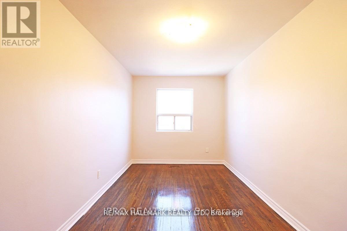 1237e Woodbine Avenue, Toronto, Ontario  M4C 4E5 - Photo 8 - E12950794