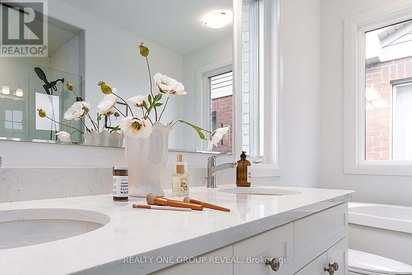 3376 Marchington Square, Pickering, Ontario  L1X 0T1 - Photo 38 - E12950866