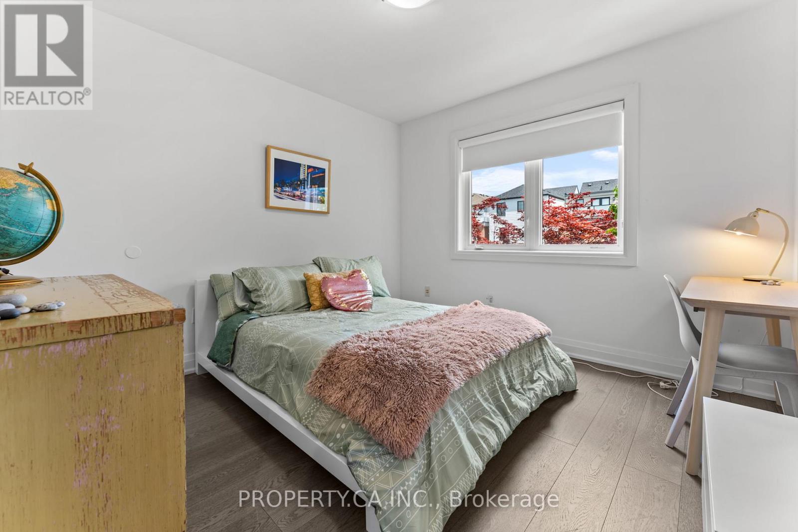 55 Northern Dancer Boulevard, Toronto, Ontario  M4L 2G6 - Photo 18 - E12950868