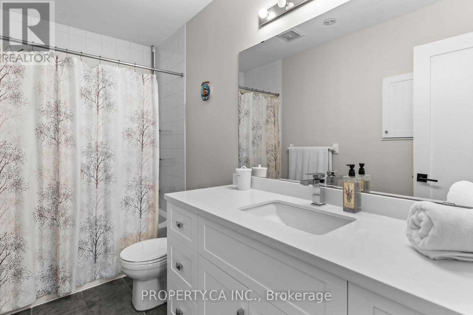 55 Northern Dancer Boulevard, Toronto, Ontario  M4L 2G6 - Photo 21 - E12950868