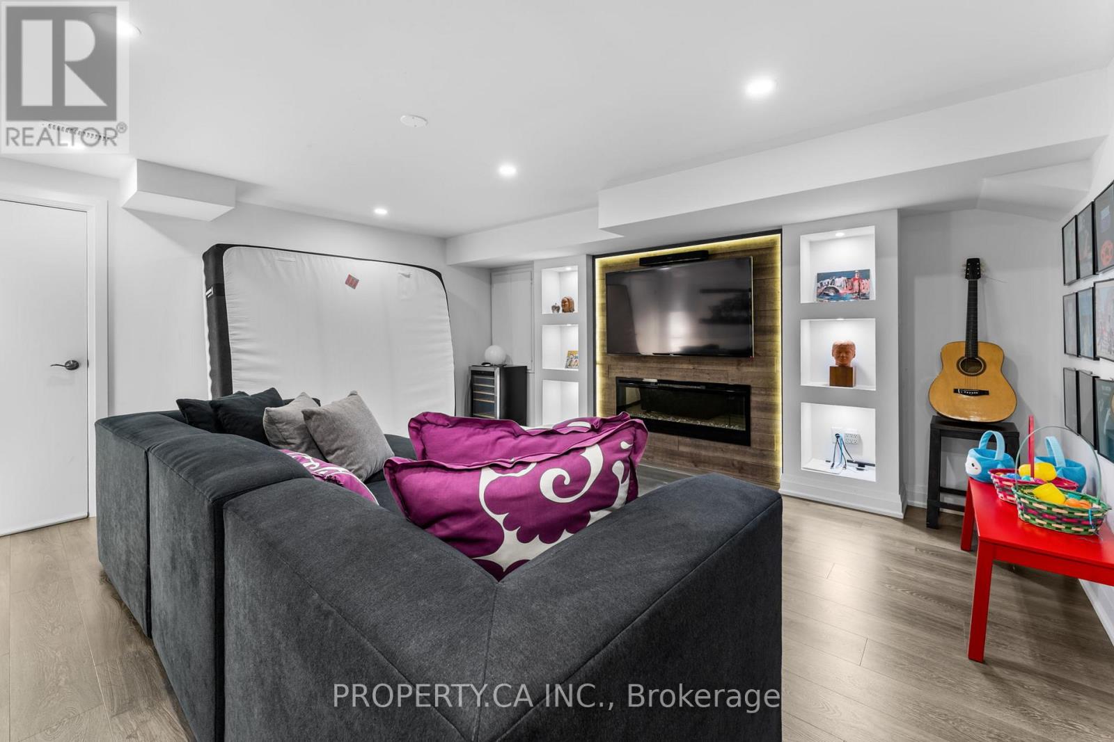 55 Northern Dancer Boulevard, Toronto, Ontario  M4L 2G6 - Photo 33 - E12950868