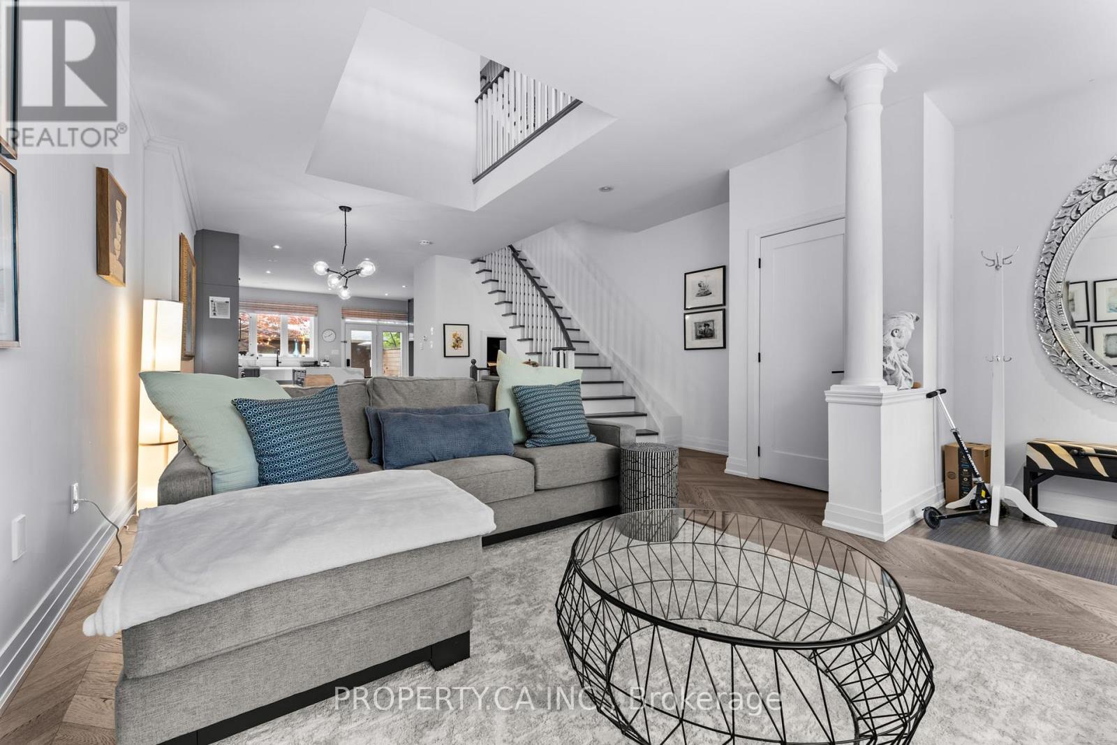 55 Northern Dancer Boulevard, Toronto, Ontario  M4L 2G6 - Photo 6 - E12950868