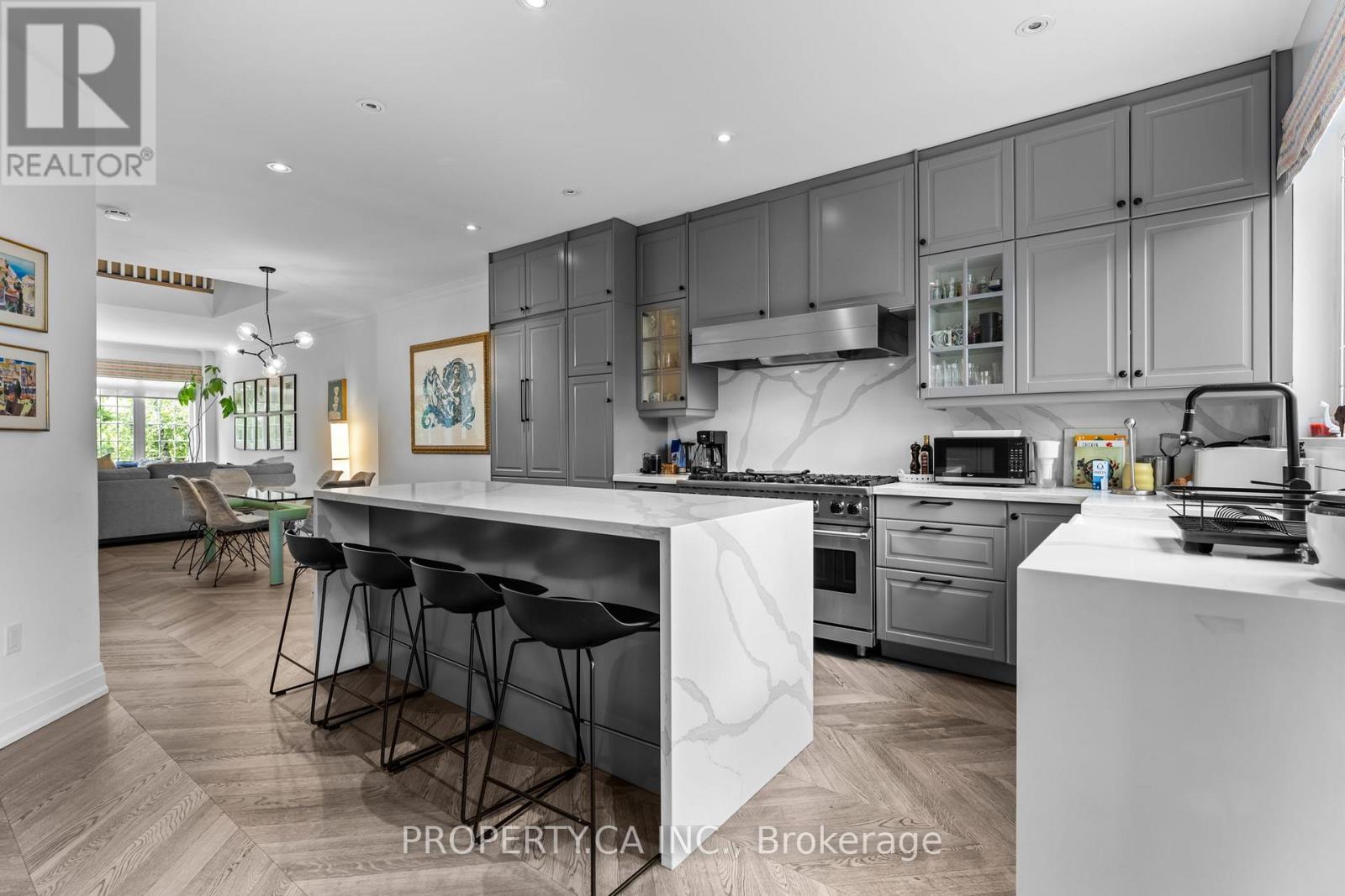 55 Northern Dancer Boulevard, Toronto, Ontario  M4L 2G6 - Photo 9 - E12950868