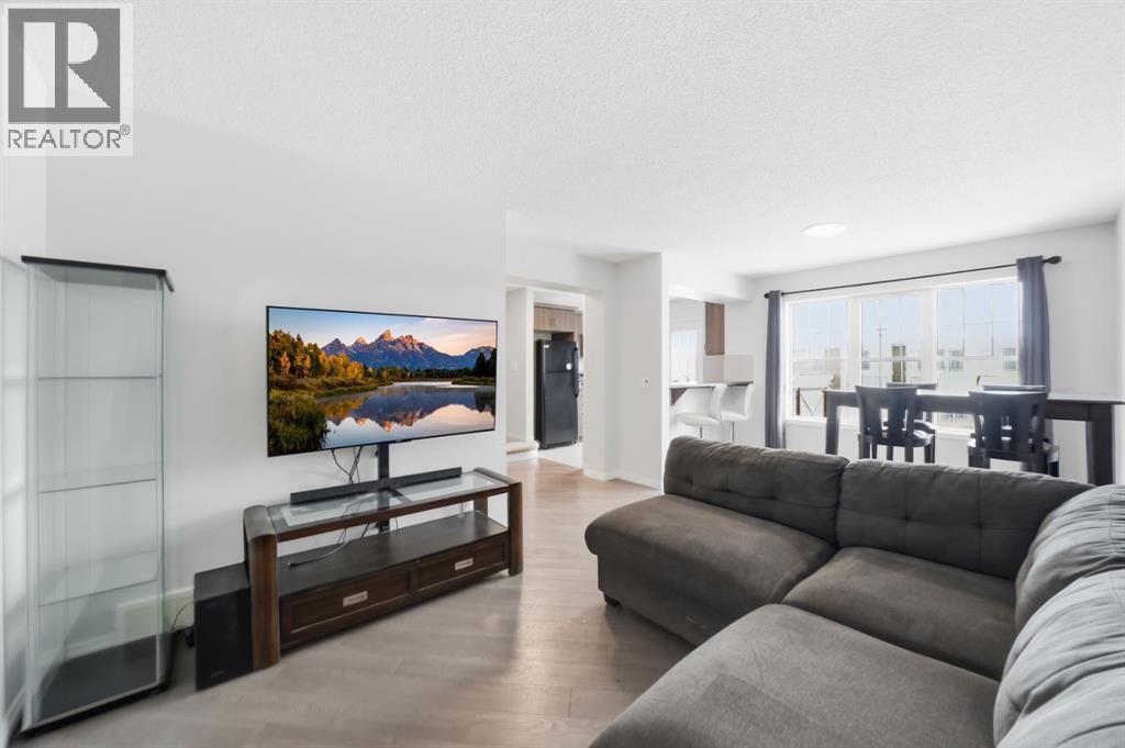 11 Windford Crescent SW, Airdrie, Alberta  T4B 4A4 - Photo 3 - A2294396