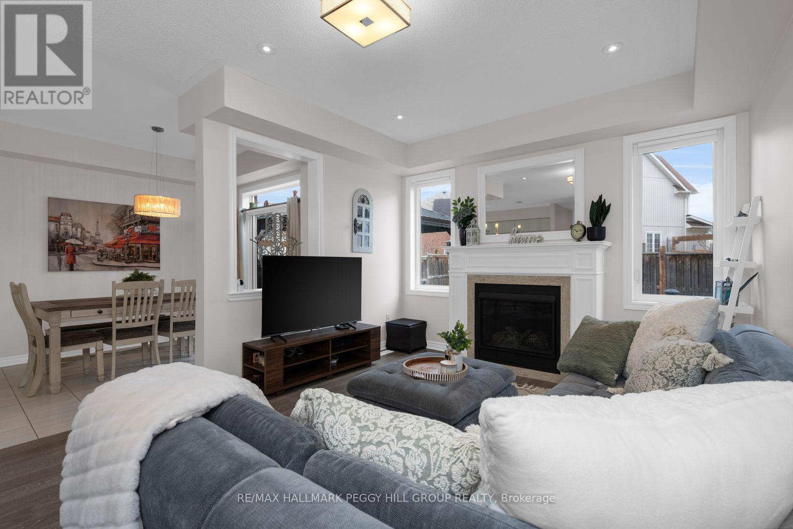 138 Mount Crescent, Essa, Ontario  L3W 0N1 - Photo 2 - N12950774