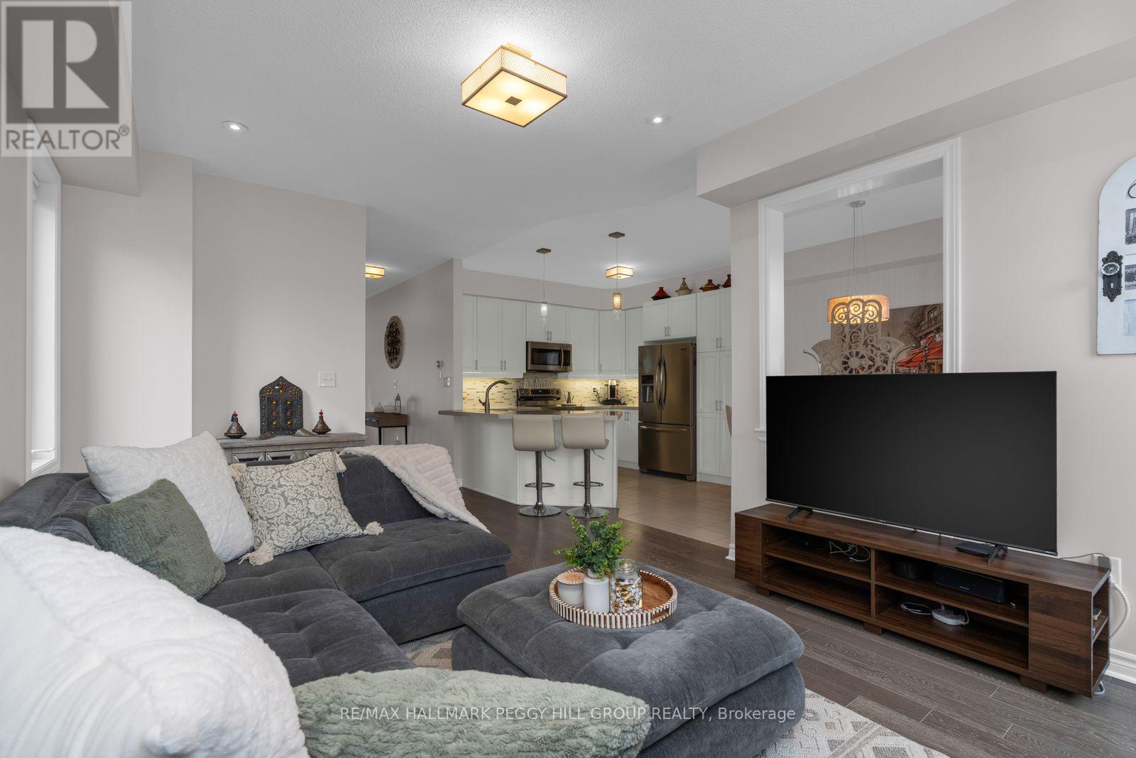 138 Mount Crescent, Essa, Ontario  L3W 0N1 - Photo 3 - N12950774