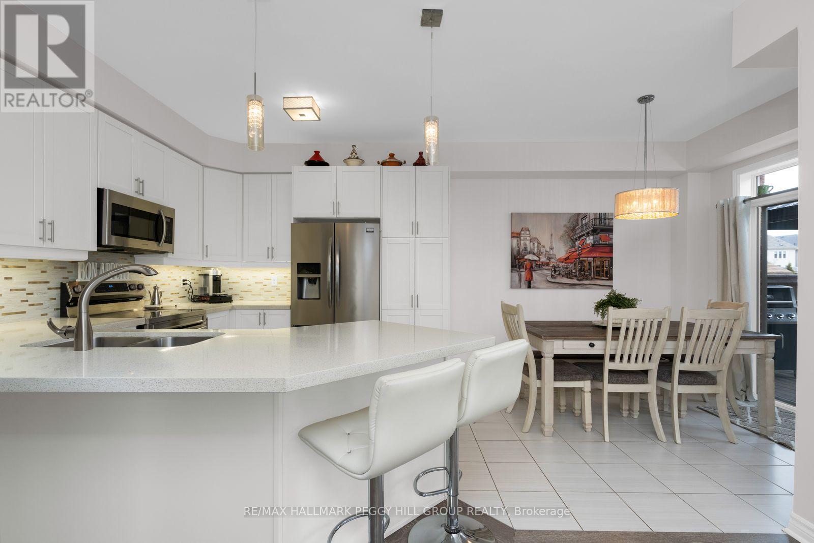 138 Mount Crescent, Essa, Ontario  L3W 0N1 - Photo 4 - N12950774