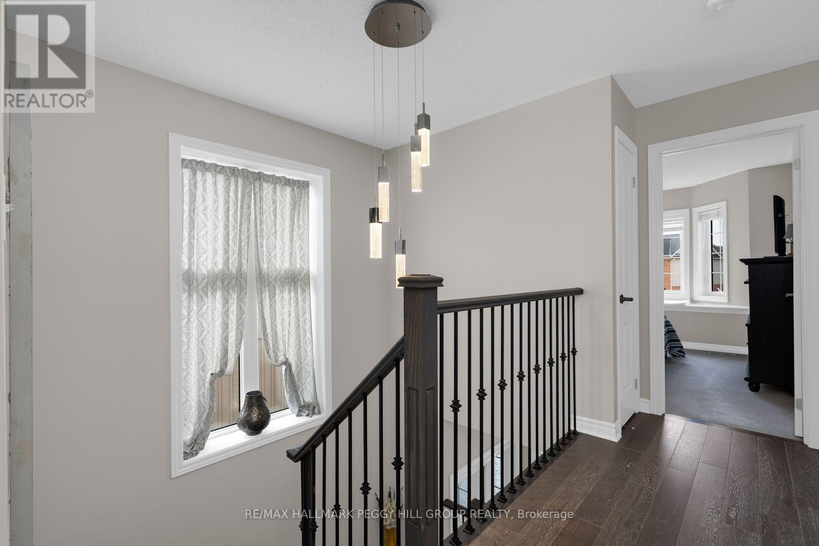 138 Mount Crescent, Essa, Ontario  L3W 0N1 - Photo 7 - N12950774