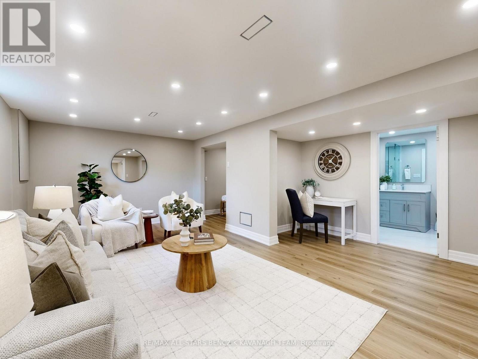 30 Sir Caradoc Place, Markham, Ontario  L3P 2X6 - Photo 15 - N12950798