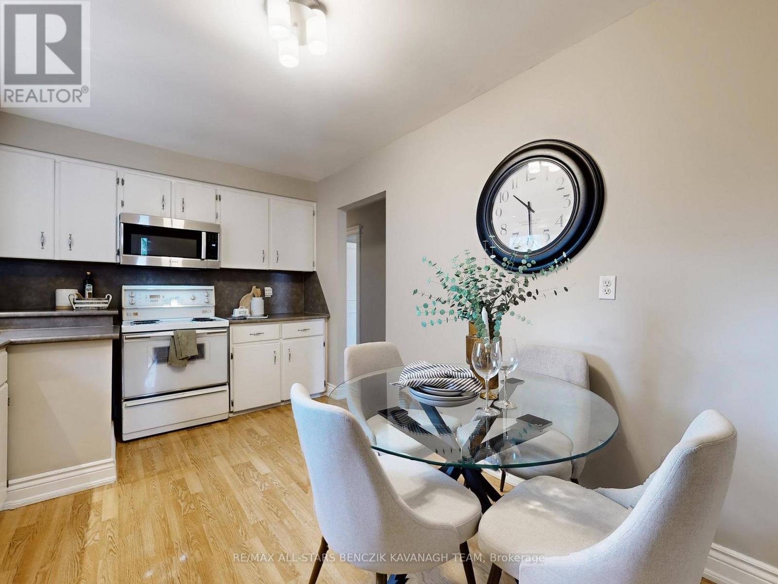 30 Sir Caradoc Place, Markham, Ontario  L3P 2X6 - Photo 7 - N12950798